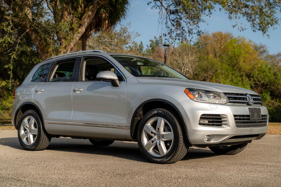 2012 Volkswagen Touareg - Image 10 of 31