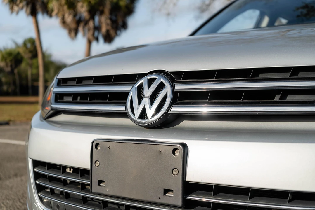 2012 Volkswagen Touareg - Image 15 of 31