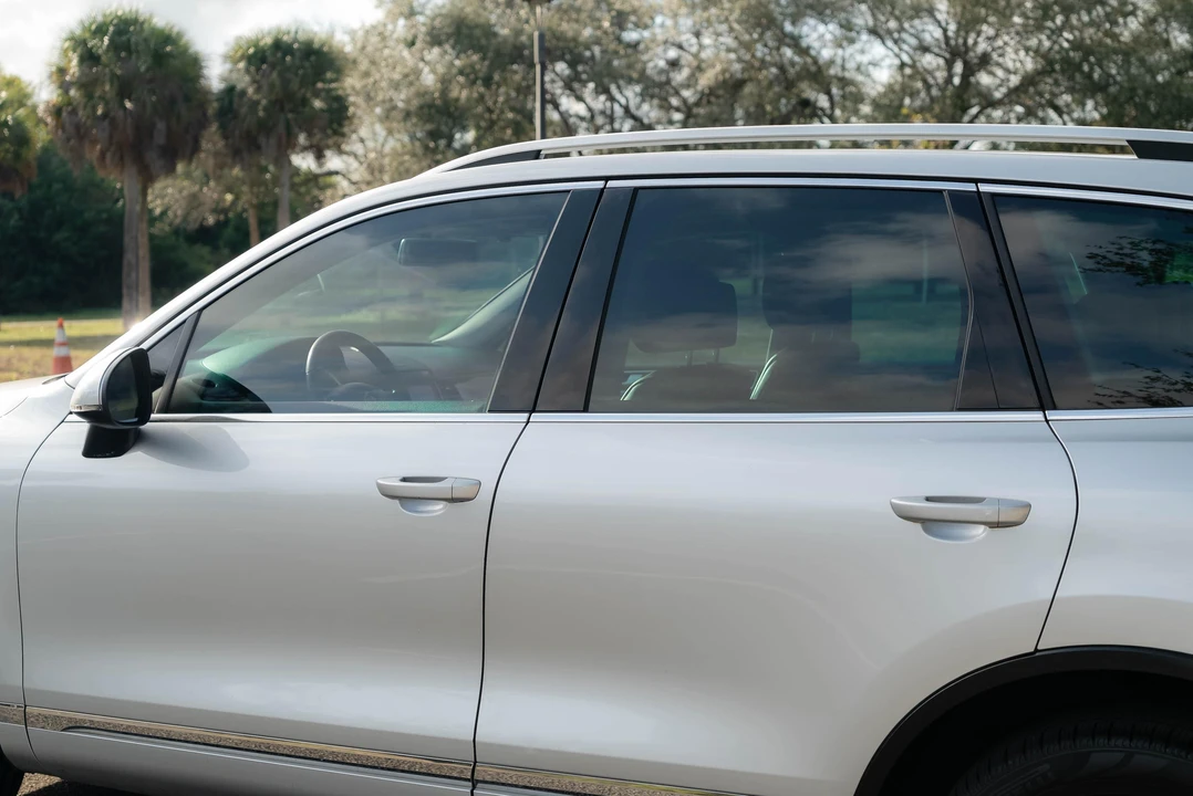 2012 Volkswagen Touareg - Image 17 of 31