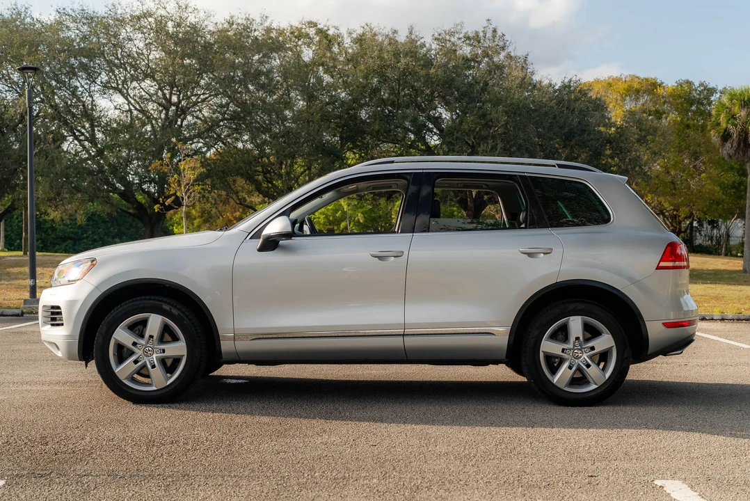 2012 Volkswagen Touareg - Image 7 of 31