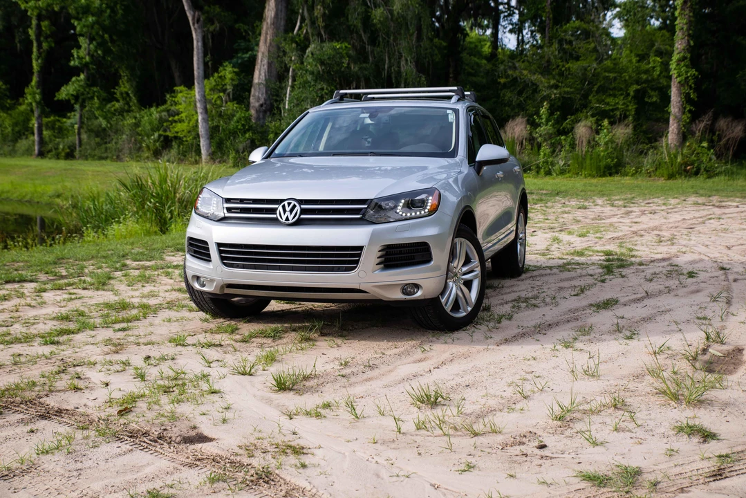 2012 Volkswagen Touareg - Image 8 of 31