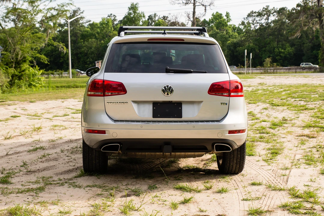 2012 Volkswagen Touareg - Image 23 of 31