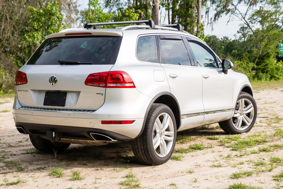 2012 Volkswagen Touareg - Image 25 of 31