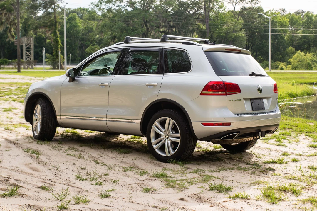 2012 Volkswagen Touareg - Image 20 of 31