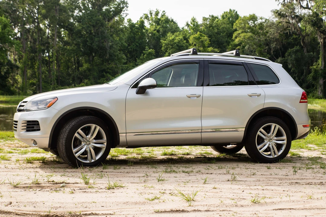 2012 Volkswagen Touareg - Image 14 of 31