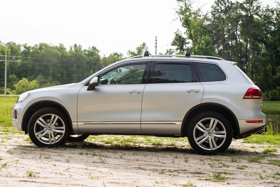 2012 Volkswagen Touareg - Image 16 of 31