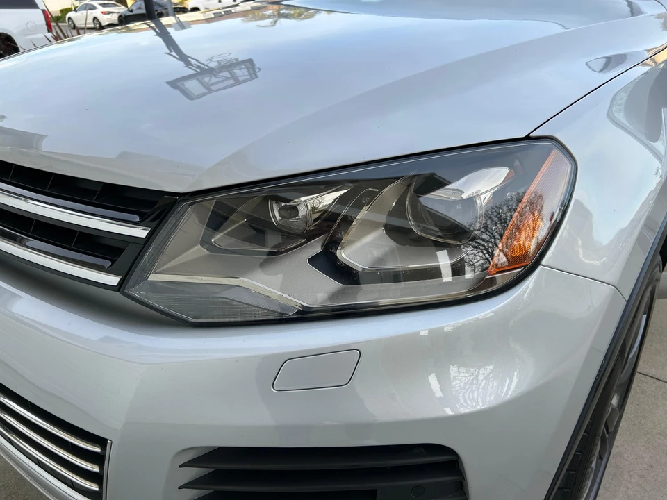 2012 Volkswagen Touareg - Image 10 of 31