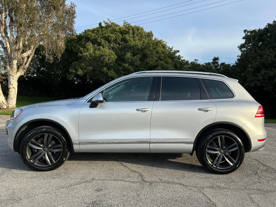 2012 Volkswagen Touareg - Image 6 of 31