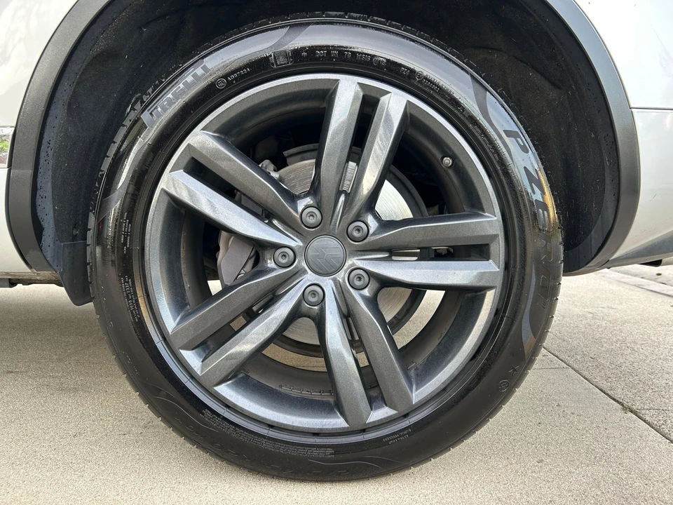 2012 Volkswagen Touareg - Image 23 of 31