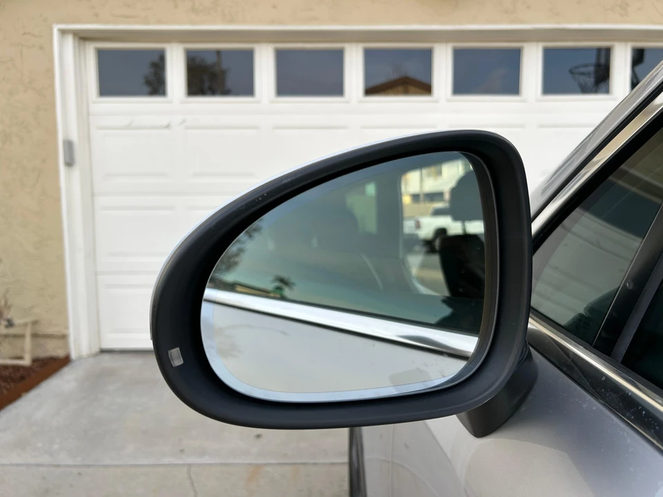 2012 Volkswagen Touareg - Image 11 of 31
