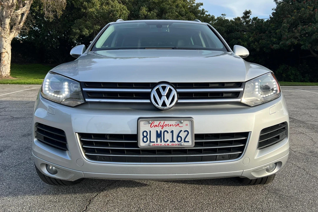 2012 Volkswagen Touareg - Image 2 of 31