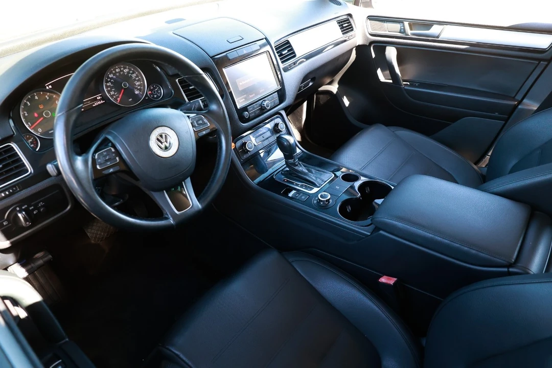 2012 Volkswagen Touareg - Image 4 of 12