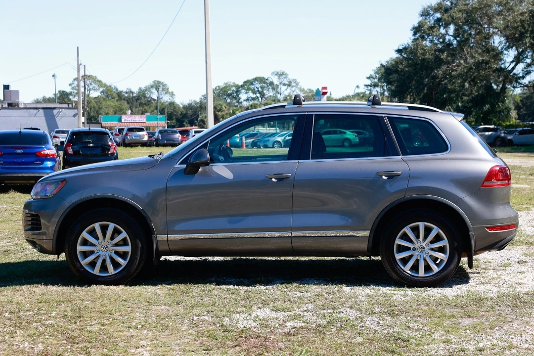 2012 Volkswagen Touareg - Image 3 of 12