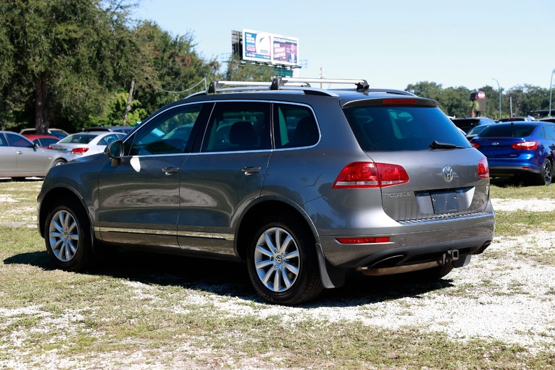 2012 Volkswagen Touareg - Image 5 of 12