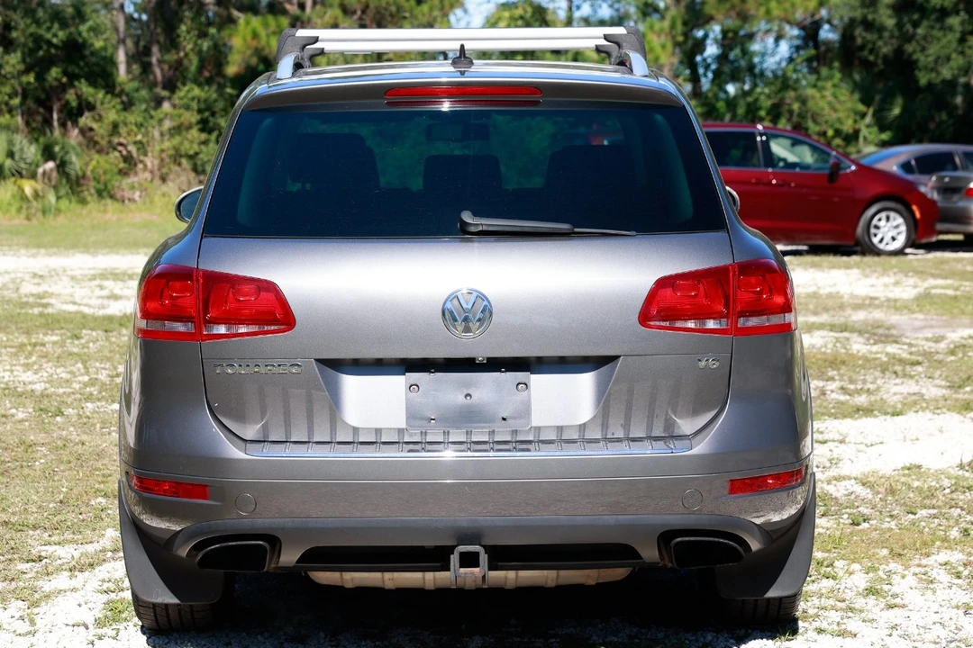 2012 Volkswagen Touareg - Image 7 of 12