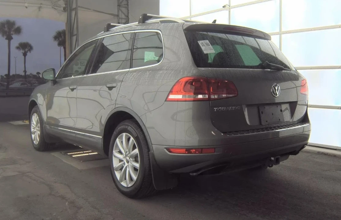 2012 Volkswagen Touareg - Image 2 of 12
