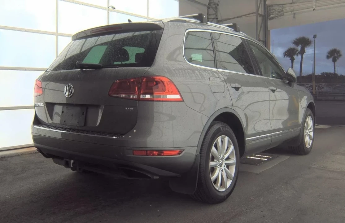 2012 Volkswagen Touareg - Image 5 of 12