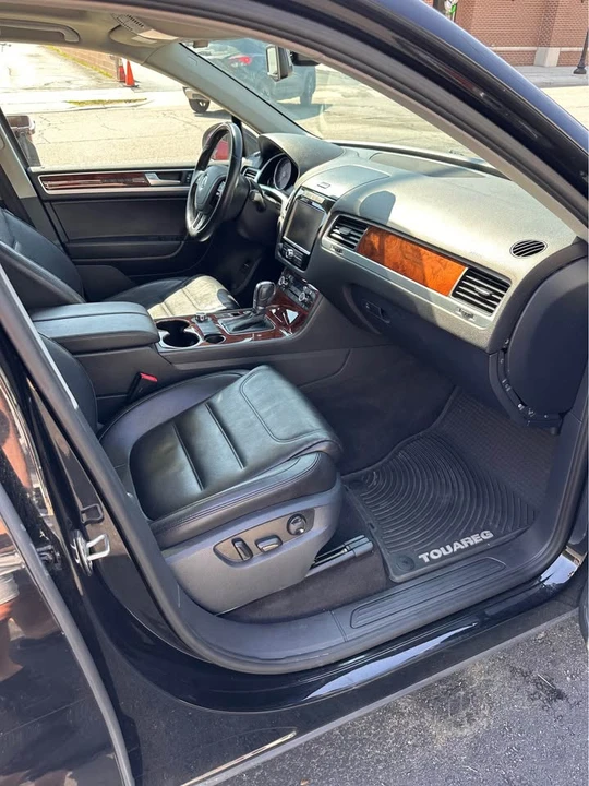 2012 Volkswagen Touareg - Image 9 of 20
