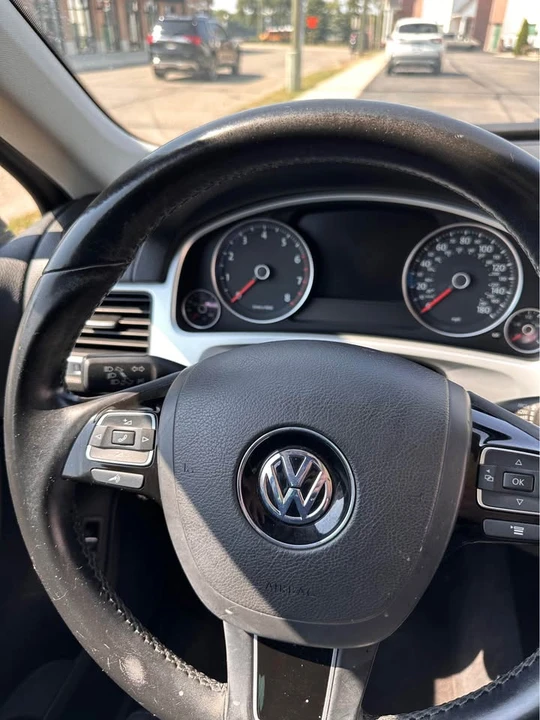2012 Volkswagen Touareg - Image 13 of 20