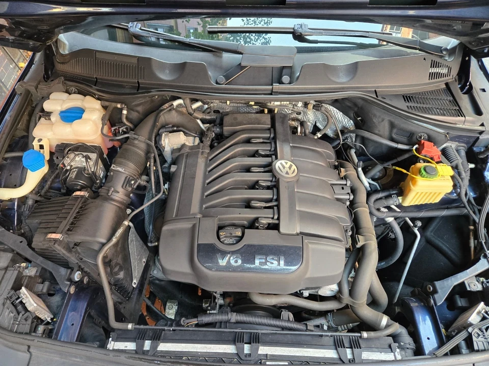 2012 Volkswagen Touareg - Image 14 of 15