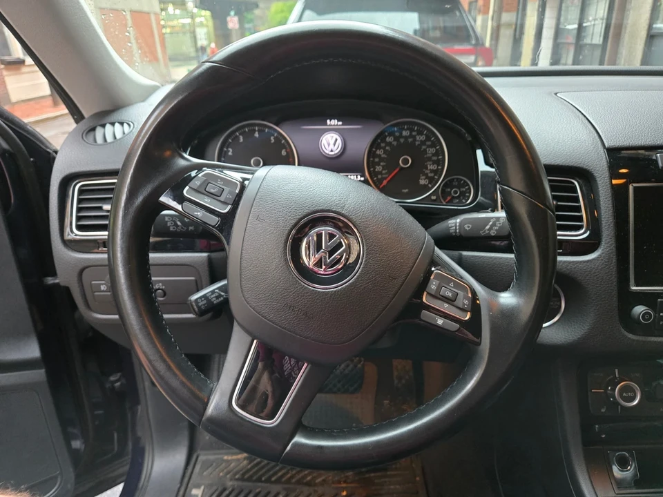 2012 Volkswagen Touareg - Image 13 of 15