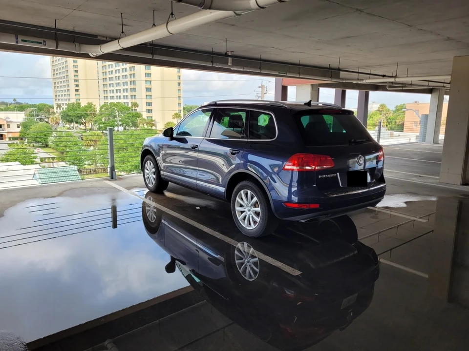 2012 Volkswagen Touareg - Image 2 of 15