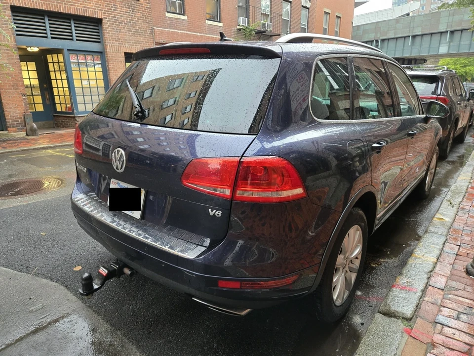 2012 Volkswagen Touareg - Image 9 of 15