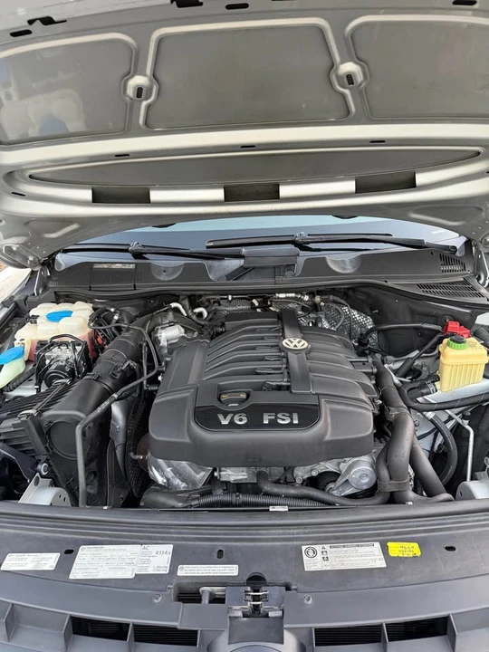 2012 Volkswagen Touareg - Image 13 of 16