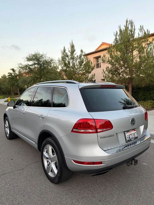 2012 Volkswagen Touareg - Image 2 of 16