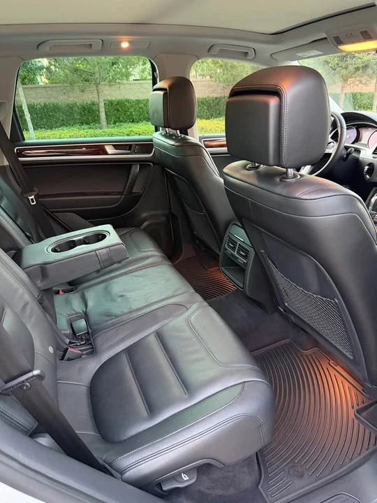 2012 Volkswagen Touareg - Image 8 of 16
