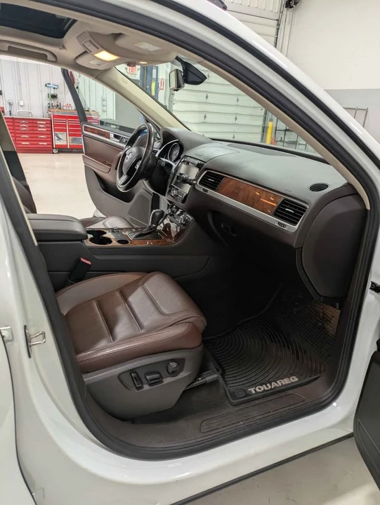 2012 Volkswagen Touareg - Image 17 of 20