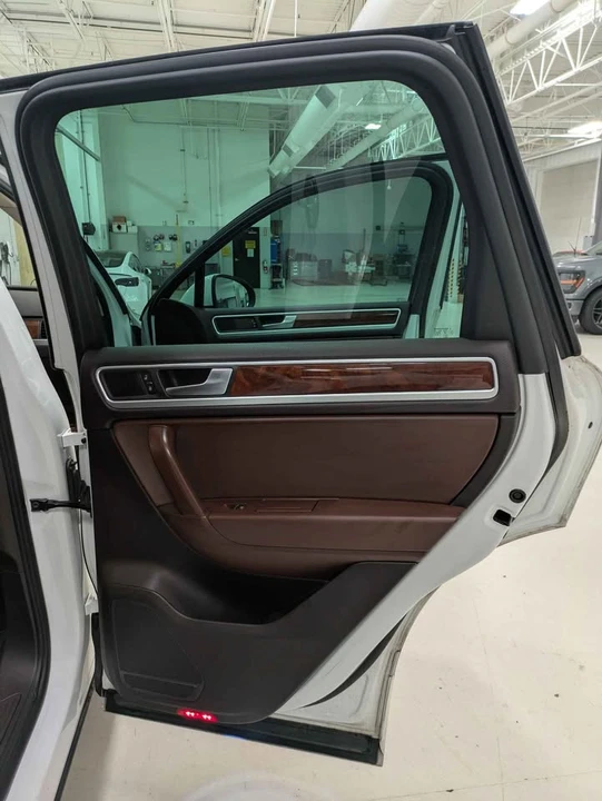 2012 Volkswagen Touareg - Image 16 of 20