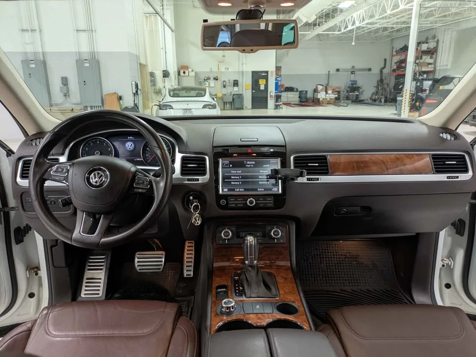 2012 Volkswagen Touareg - Image 10 of 20
