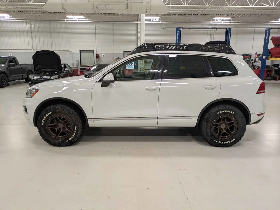 2012 Volkswagen Touareg - Image 2 of 20