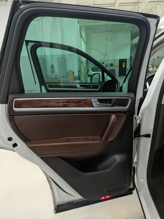 2012 Volkswagen Touareg - Image 14 of 20