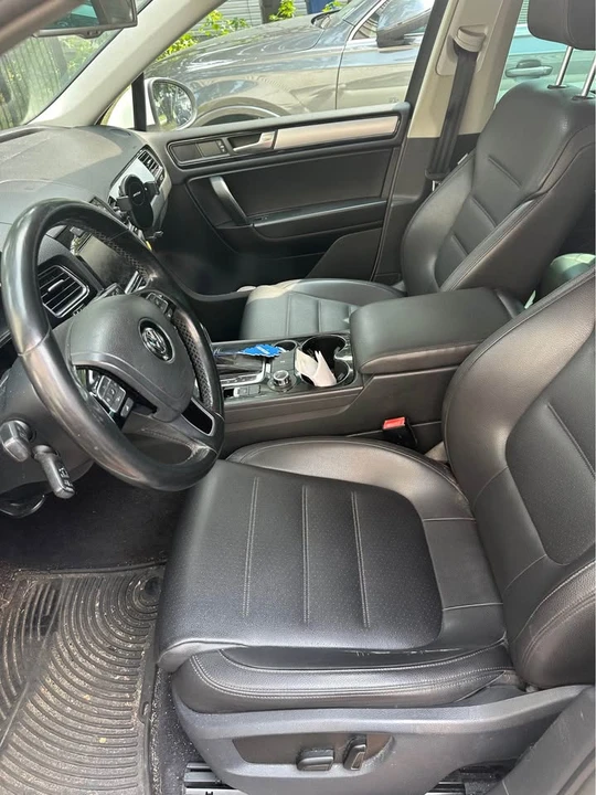 2012 Volkswagen Touareg - Image 7 of 10