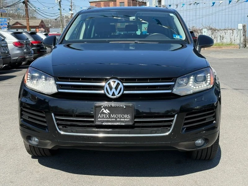 2012 Volkswagen Touareg - Image 2 of 12