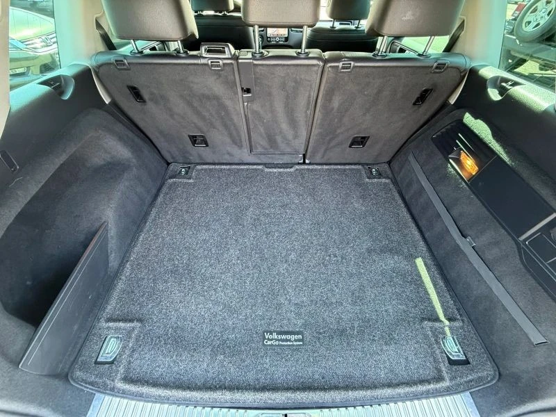 2012 Volkswagen Touareg - Image 11 of 12