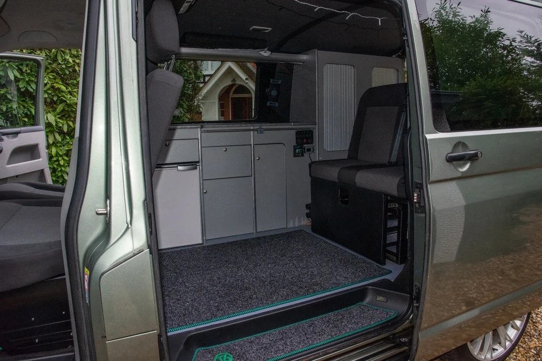 2012 Volkswagen EuroVan - Image 24 of 30