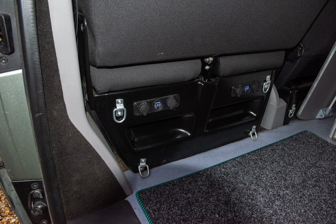 2012 Volkswagen EuroVan - Image 25 of 30