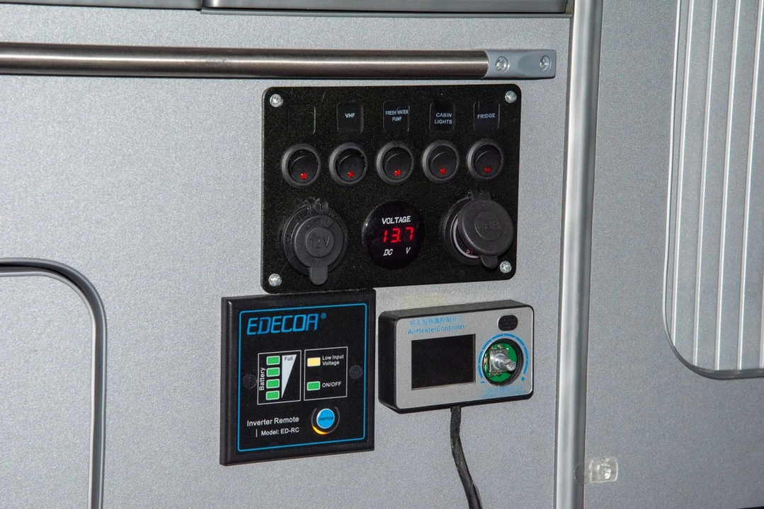 2012 Volkswagen EuroVan - Image 28 of 30