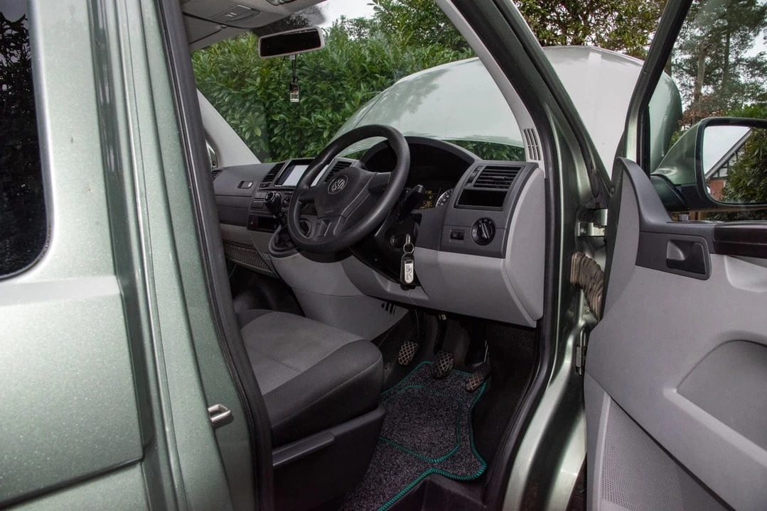 2012 Volkswagen EuroVan - Image 21 of 30