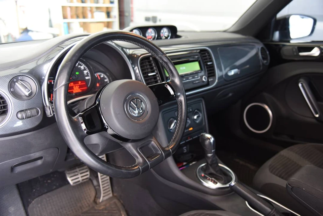 2012 Volkswagen A5 Beetle - Image 17 of 23