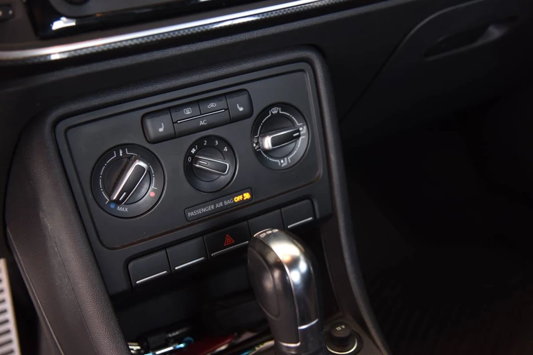 2012 Volkswagen A5 Beetle - Image 22 of 23