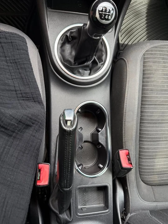 2012 Volkswagen A5 Beetle - Image 6 of 11