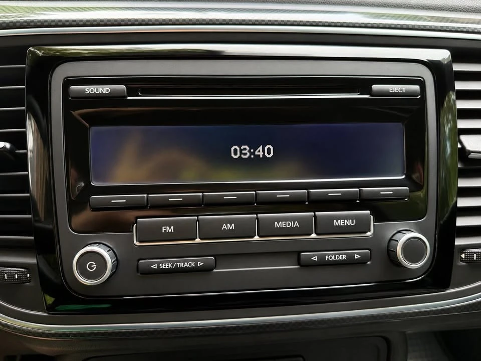 2012 Volkswagen A5 Beetle - Image 8 of 11