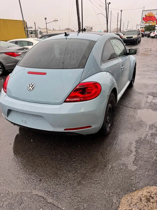 2012 Volkswagen A5 Beetle - Image 2 of 10