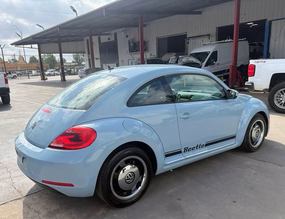 2012 Volkswagen A5 Beetle - Image 3 of 8