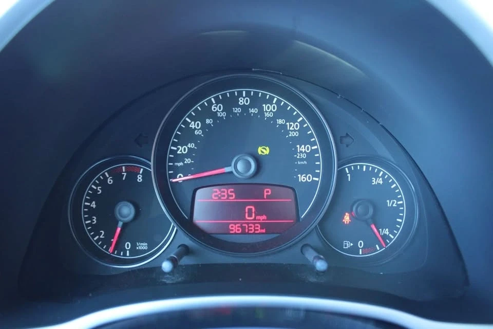 2012 Volkswagen A5 Beetle - Image 11 of 20