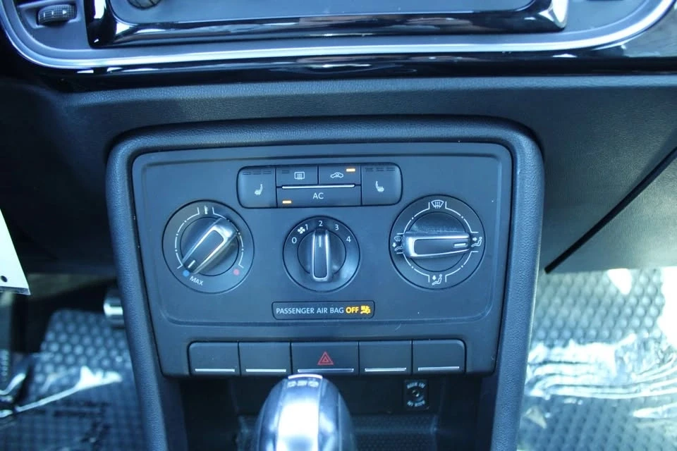 2012 Volkswagen A5 Beetle - Image 13 of 20